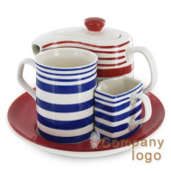 精細的骨瓷茶 - 野玫瑰